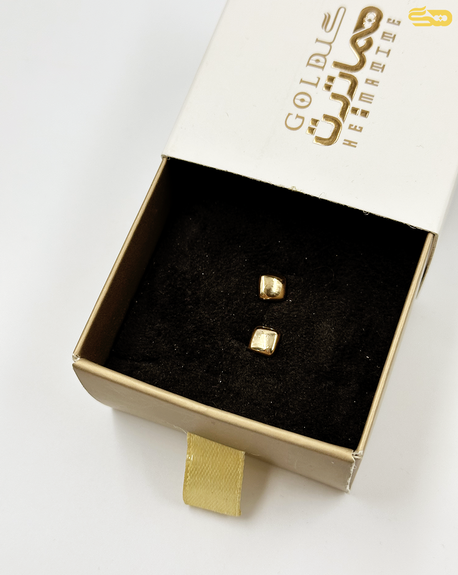 گوشواره میخی مربع طلایی