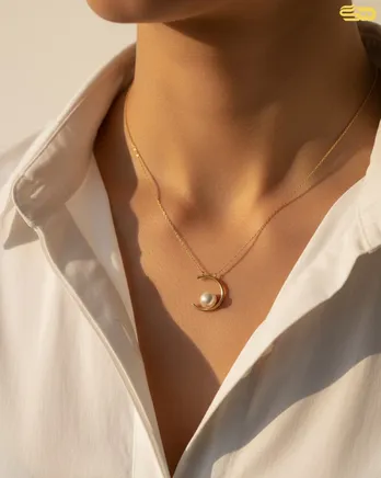 گردنبند مرواریدی هستی